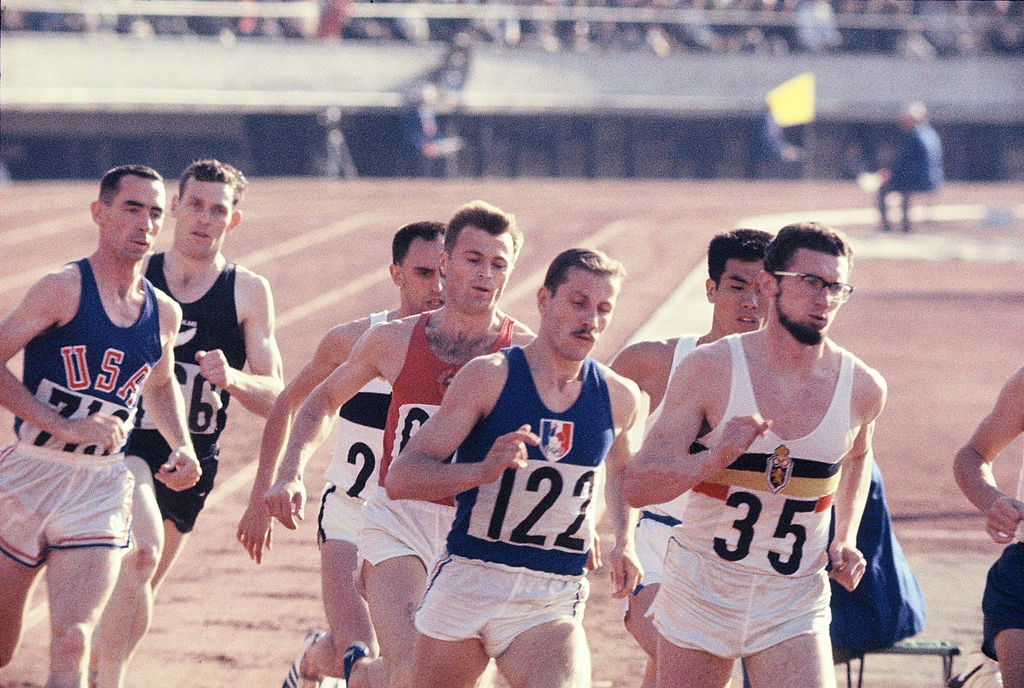 10-Men_800_m_semifinal_1964_Olympics 14 يوليو 1953 مقتل ستة جزائريين وفرنسي برصاص الشرطة في باريس